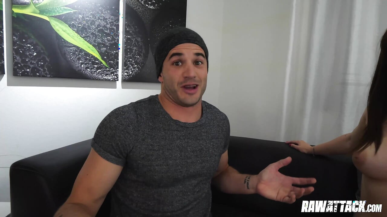 Kiara Edwards, bombasse coquine, se déchaîne dans un quatuor déjanté