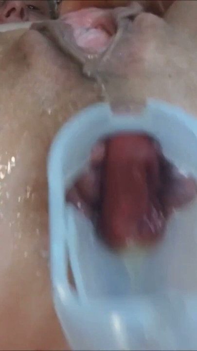 Anální spekulum a hraní s kundičkou, mokré orgasmy zblízka | Klip 2