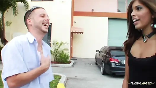 Sert seksten sonra zenci genç kızın ağzına boşalıyor