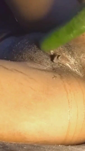 Jutarnji orgazam dok razmišljam o porno filmu koji drhti od orgazma | Isječak 1