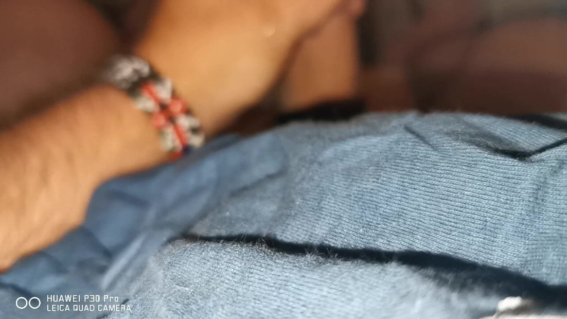 मैं खेल रहा हूं और वीर्य निकाल रहा हूं