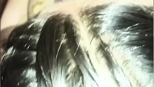 Aku memasukan kontolku ke mulut divya malam-malam.