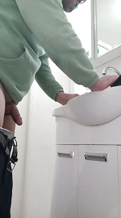 My step cousin realizes that I masturbate next to her and I can't believe her reaction Stranger Touch her Butt with his erectio