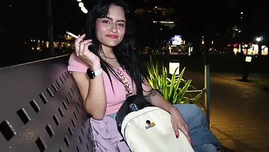 Публичный пикап в любительском видео: фанатка-латина с порнохаб, рюкзак делает минет с глубокой глоткой и получает грубый кримпай