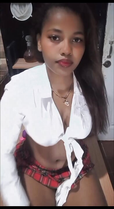 Twoja brunetka czekała na ciebie na swoich VIP-owych profilach, nie możesz tego przegapić