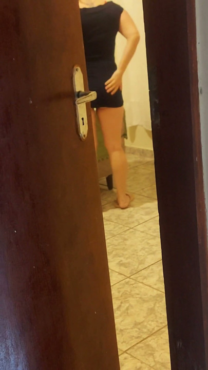 18 year old teenager is going to get ready to party I see her in the doorway! | Clip 2