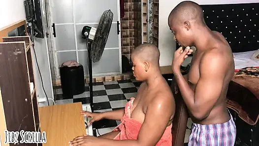 Memek aduhai lizzy yang jangkung dientot selesai mandi