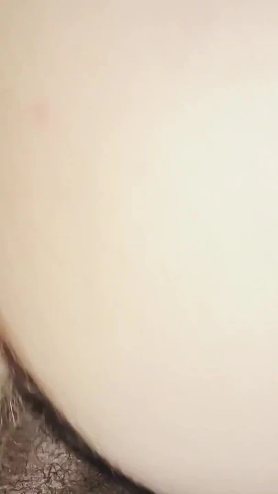 来自“我的大黑屌老板在下班后来内射我18岁的阴户，因为是一个非常糟糕的女孩在工作中”