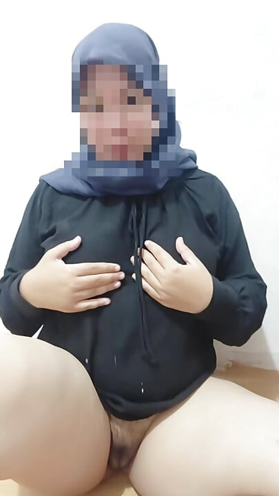 beautiful sister wearing a hijab