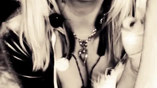 Singing to Santa and Being His Free Xmas Slut