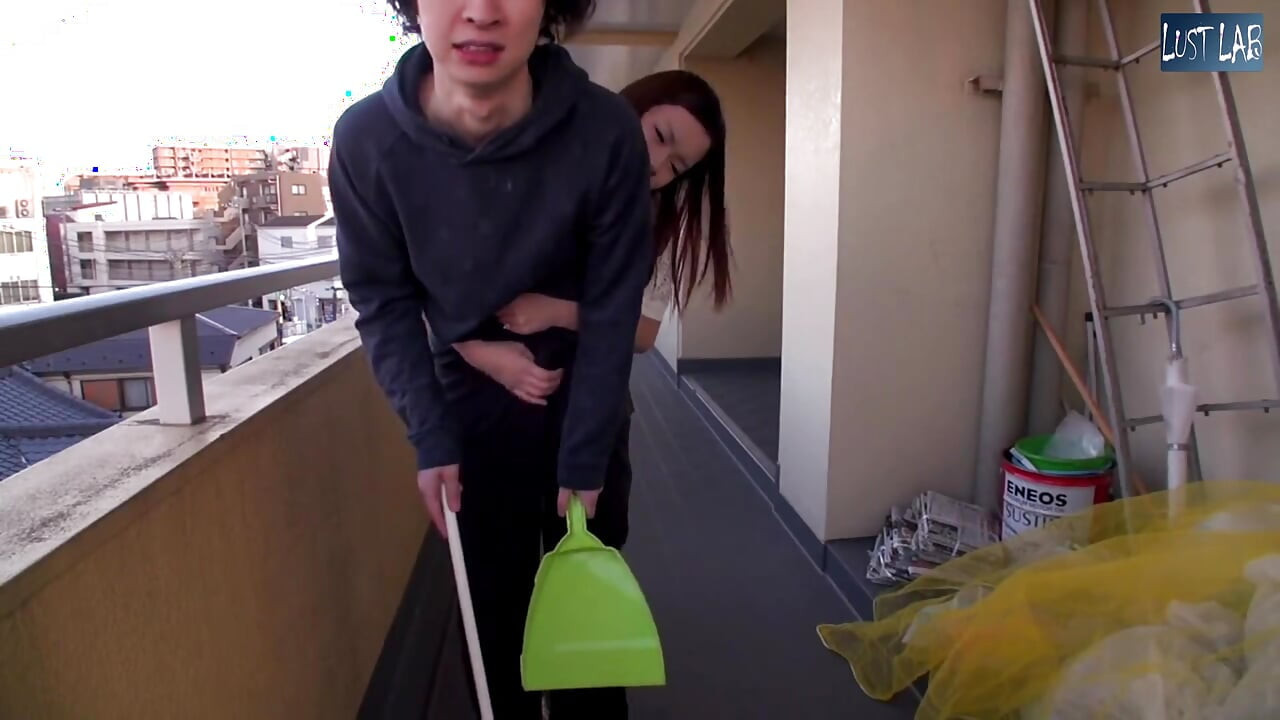 Trash Run Temptation. a Playful Wife Sneaks a Risky Moment - Part2