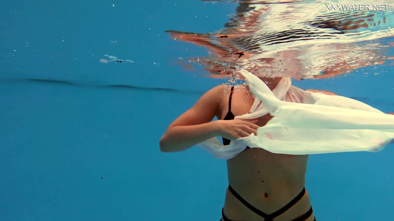 Hottest Russian babes in the swimming pool in 4k