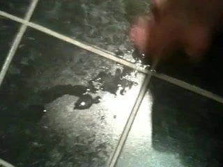 Wixxen und spritzen 2 Auf Fliesen spritzen