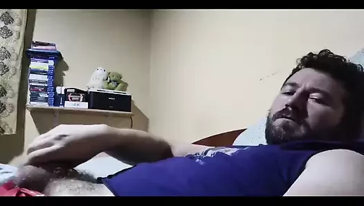 Sigara içiyor ve yarağımı okşuyor