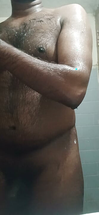 Bathing and ass show