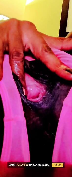 Âm hộ màu hồng lỗ đít màu hồng