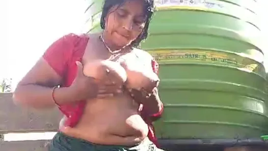 Desi村の家の妻の入浴ビデオフルオープン