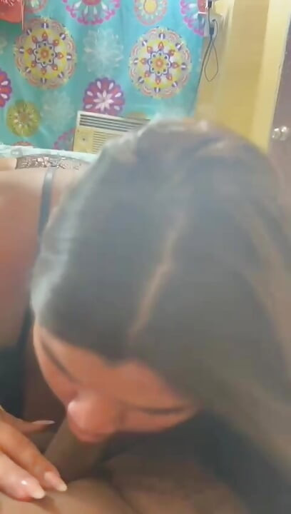 Zdradzająca żona!! Uprawia ostry seks z sąsiadką, gdy jej mąż jest w sklepie spożywczym