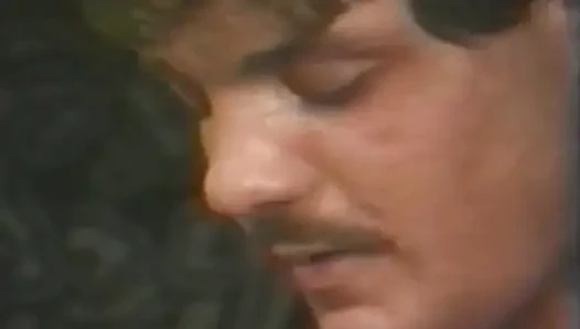 Göğüslerim boşalmak istiyor (1990)