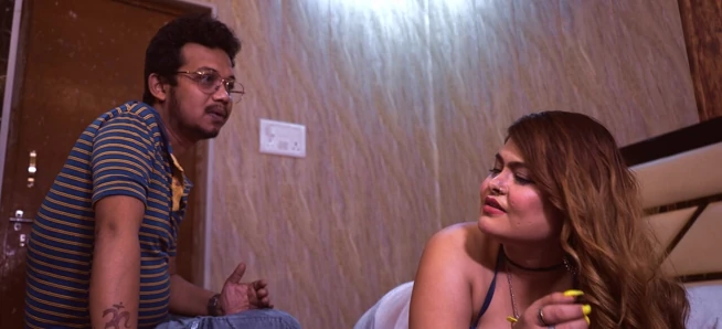 A thirsty bhabhi inside a hotel room
