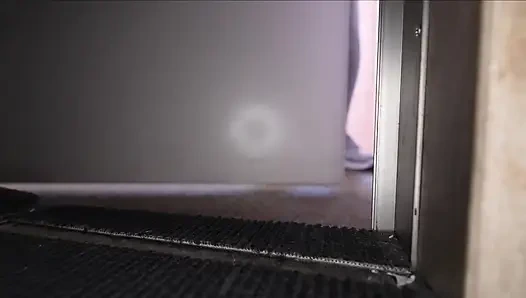 Натуральная грудастая девушка, я пытался соблазнить ее. У нее неотразимое тело, и она всегда делает доставку.2