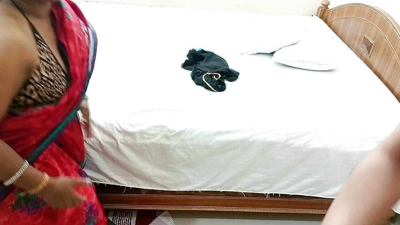 Beautiful Indian Village Bhabhi Suman Horny Blowjob and Hardcore Hot Sex in Saree