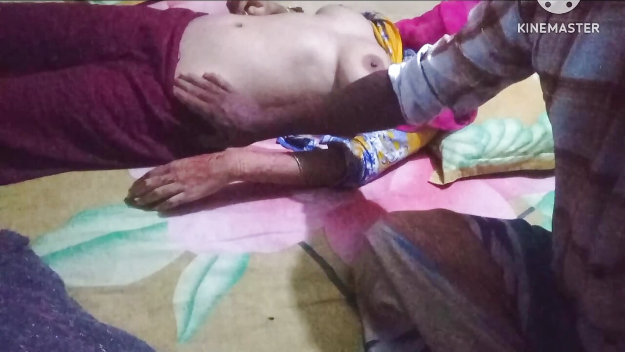 Bangladeshi stepsister give me massage. me give a massage his bobs