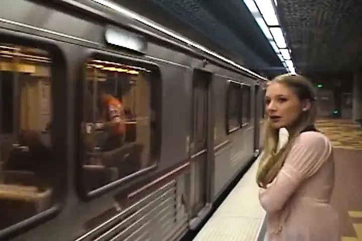 一个巨大的鸡巴插在我的菊花上！！！