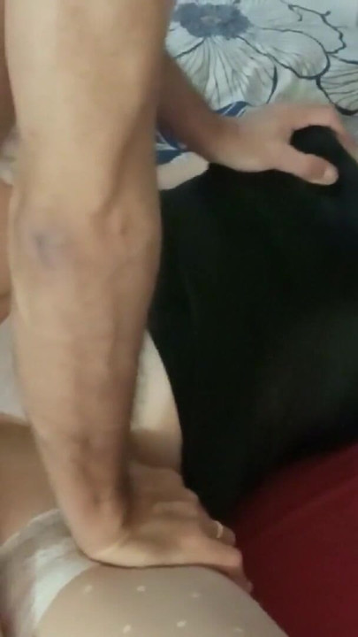 Kiefer-fallender moment von "2380te(04) - französischer amateur, weißer tanga, rosa Satin-bh, schwarzes Satinkleid, Zungenanal, blowjob,"
