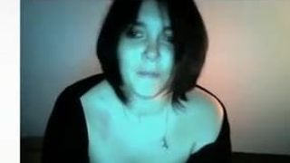 Amateur MILF masturbates on webcam