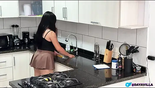 Amateur Hottest Colombian Has Sex In The Kitchen With Her Roomie