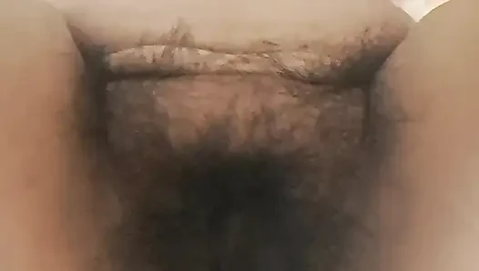 showing from below mom's mature and hairy pussy