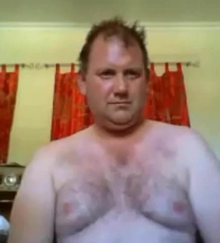 Aussie daddy bear wanking