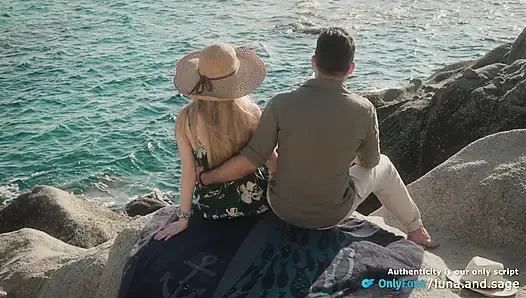 Seks sensual di luar ruangan dan tanpa buru-buru - pasangan amatir intim