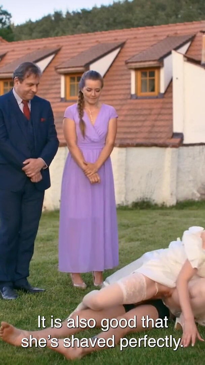 BRIDE4K. 섹시한 금발 신부와의 결혼식 의식 섹스, 도깅과 왁스 플레이 | 클리 3