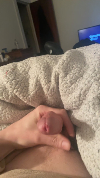 リチャード・ストームがアナルディルドに乗っている