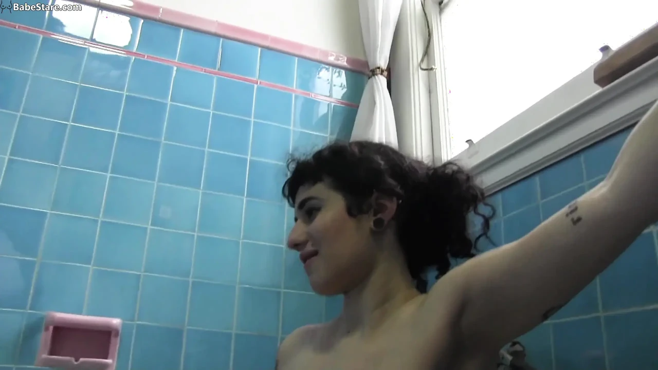 Two Horny Girls Get It On In The Bath