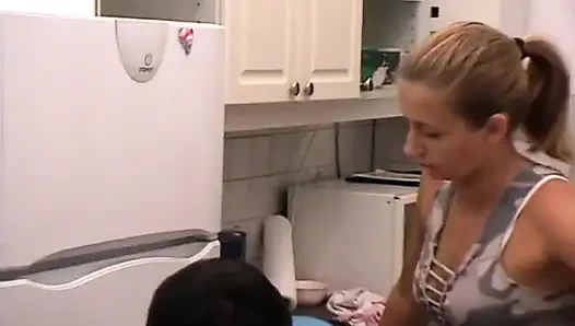 Я хочу, чтобы моя кухня блистала, раб!