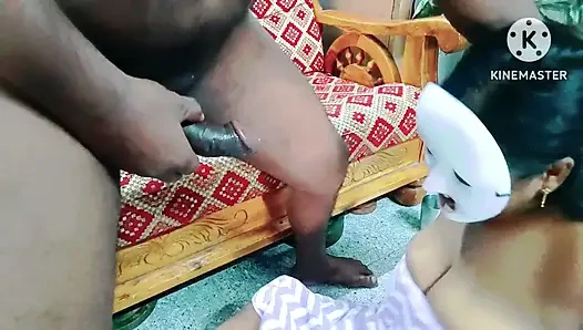 Tamil kız arkadaş tamil konuşması ile en iyi arkadaşı için çok yakın çekim sakso ve ilk ağız döl yutma sürprizi yaptı