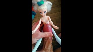Трибьют для члена и спермы замороженной куклы Elsa