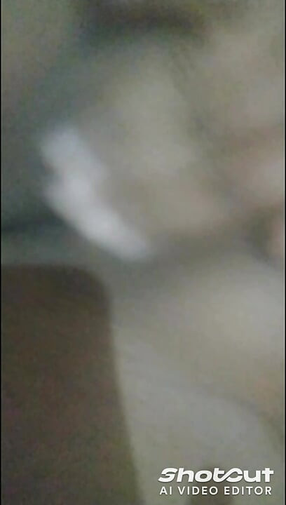 Desi bhabhi ji bani desi randi hui chut me khujli chaiyye chudai  ke liye taggda land