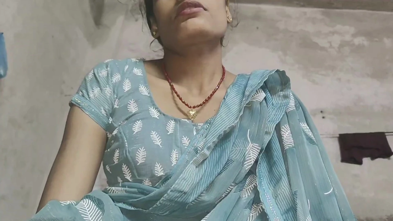 Barsat ke Mausam me Sali ko apne ghar bulakar chudai ka maja liye