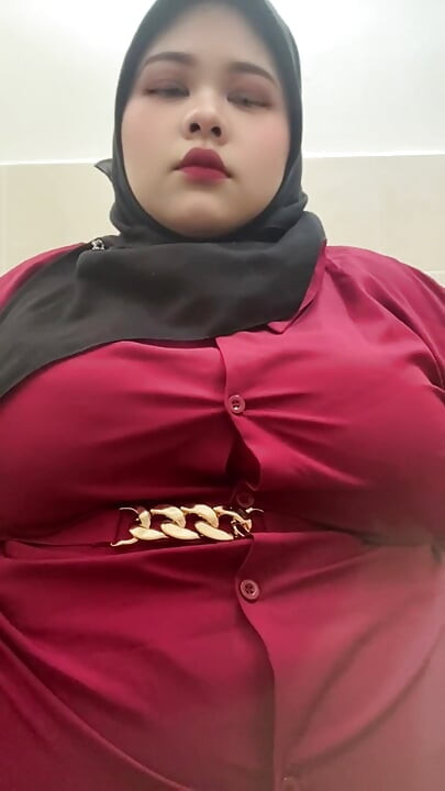 Sexy teacher wears thongs to work