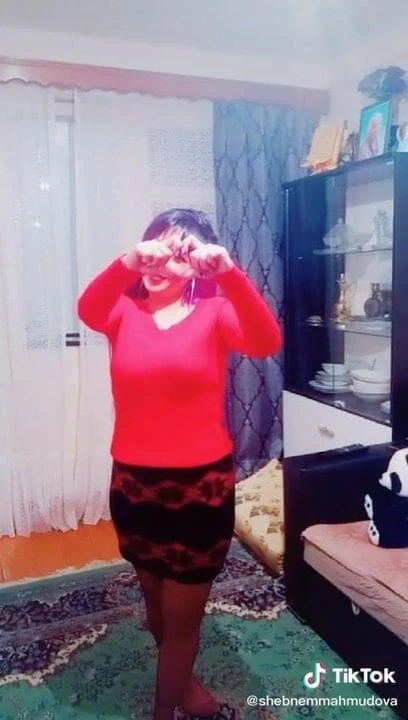 Aze tiktok girl pantyhose