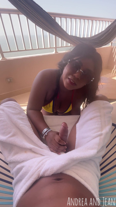 Beautiful Colombian On The Beach I Seduce Her To Take Her To My Room | Clip 1