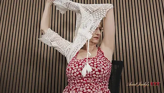 Die vollbusige reife GILF-lehrerin morgan shipley will dich in ihrem büro sehen