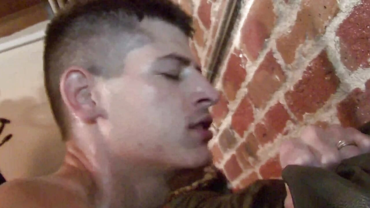 Jebana sirovina od velikog kurca muy strejt prijatelja