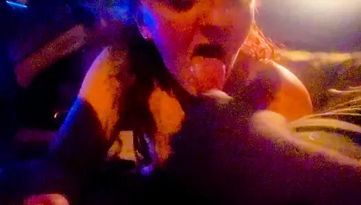 Сексуальная рыжая Лиз Лейн дает Chester Van Name еще один удивительный минет глубокой глотке, а затем мы переключаем его на некоторую дрочку ногами со спермой