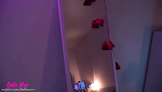 Bu seksi striptizciyi özel bir odada sikiyor