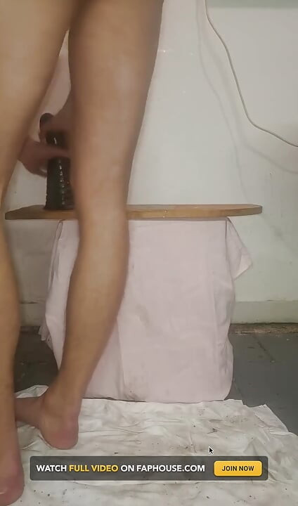 Solo Gay Extreme Anal - Huge Dildo's, Bottle, Balls and Fruit
